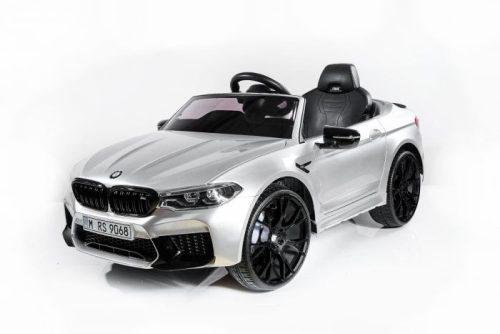 BMW M5 EZÜST LAKKOZOTT