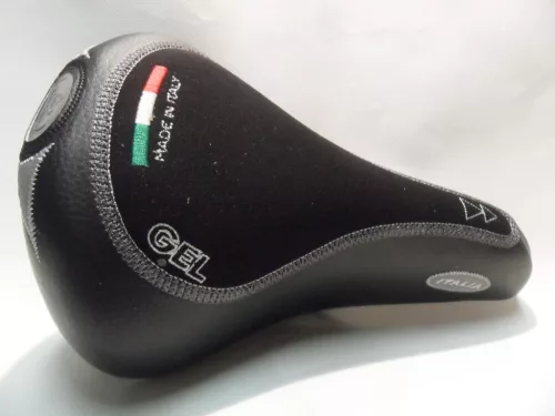 Nyereg Montegrappa 1081 BRAVO GÉL fekete Lycra