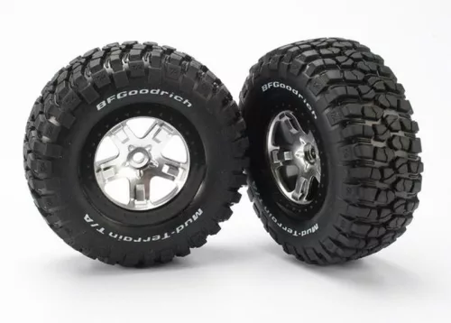 BFGoodrich T/A KM2 gumiabroncsok szatén/fekete felniken (2)
