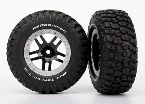 BFGoodrich T/A KM2 gumiabroncsok fekete/szatén-króm felniken (2)