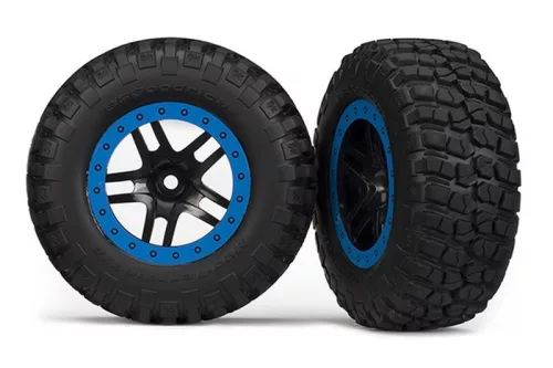 BFGoodrich T/A KM2 gumiabroncsok fekete/kék felniken (2)
