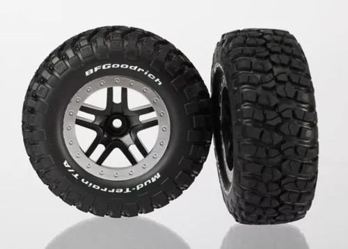 BFGoodrich T/A KM2 fekete/szatén-króm felniken elöl (2)