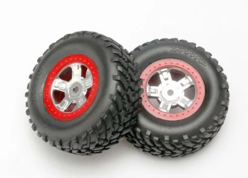 SCT gumiabroncsok szatén króm/piros felniken (2) TRAXXAS 1/16 Slash, 1/18 Desert